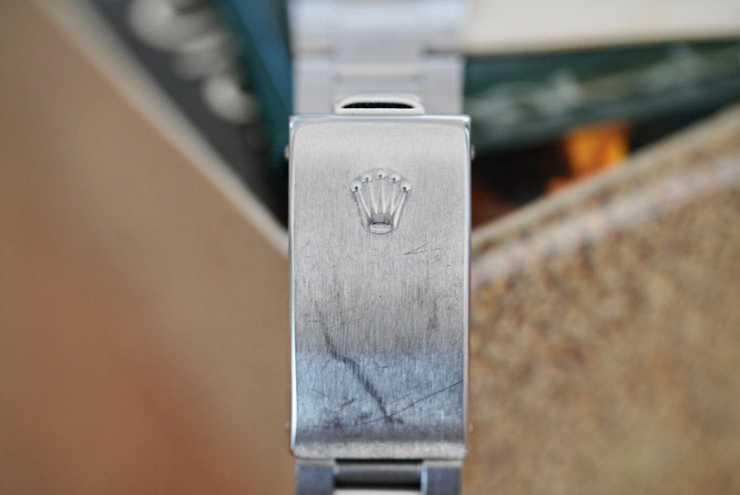 (6694) 1985 Rolex Oysterdate 34mm Black Dial Gold Markers