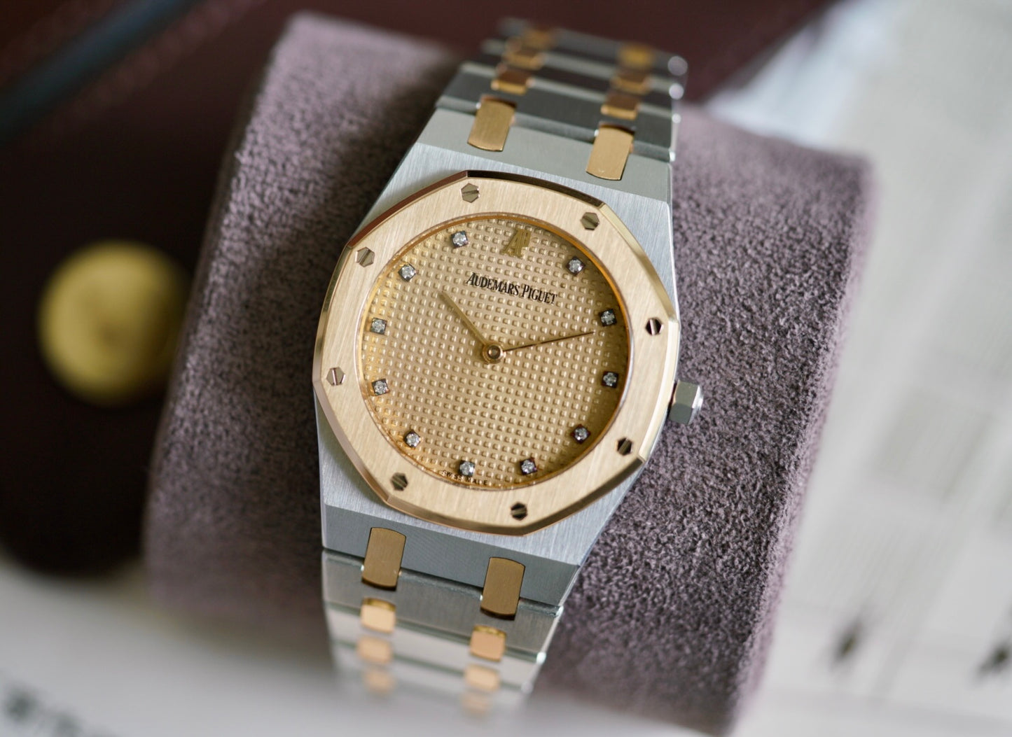 (56303SA) Audemars Piguet Royal Oak 33mm Diamond Champagne Dial Quartz