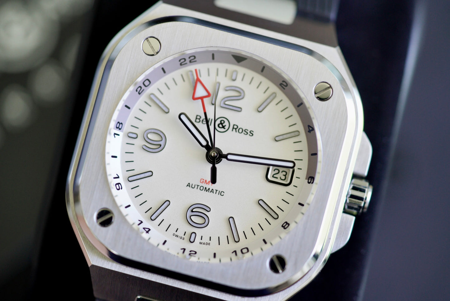 (BR05G-SI-ST/SRB) 2023 Bell & Ross BR-05 GMT White Steel on Rubber
