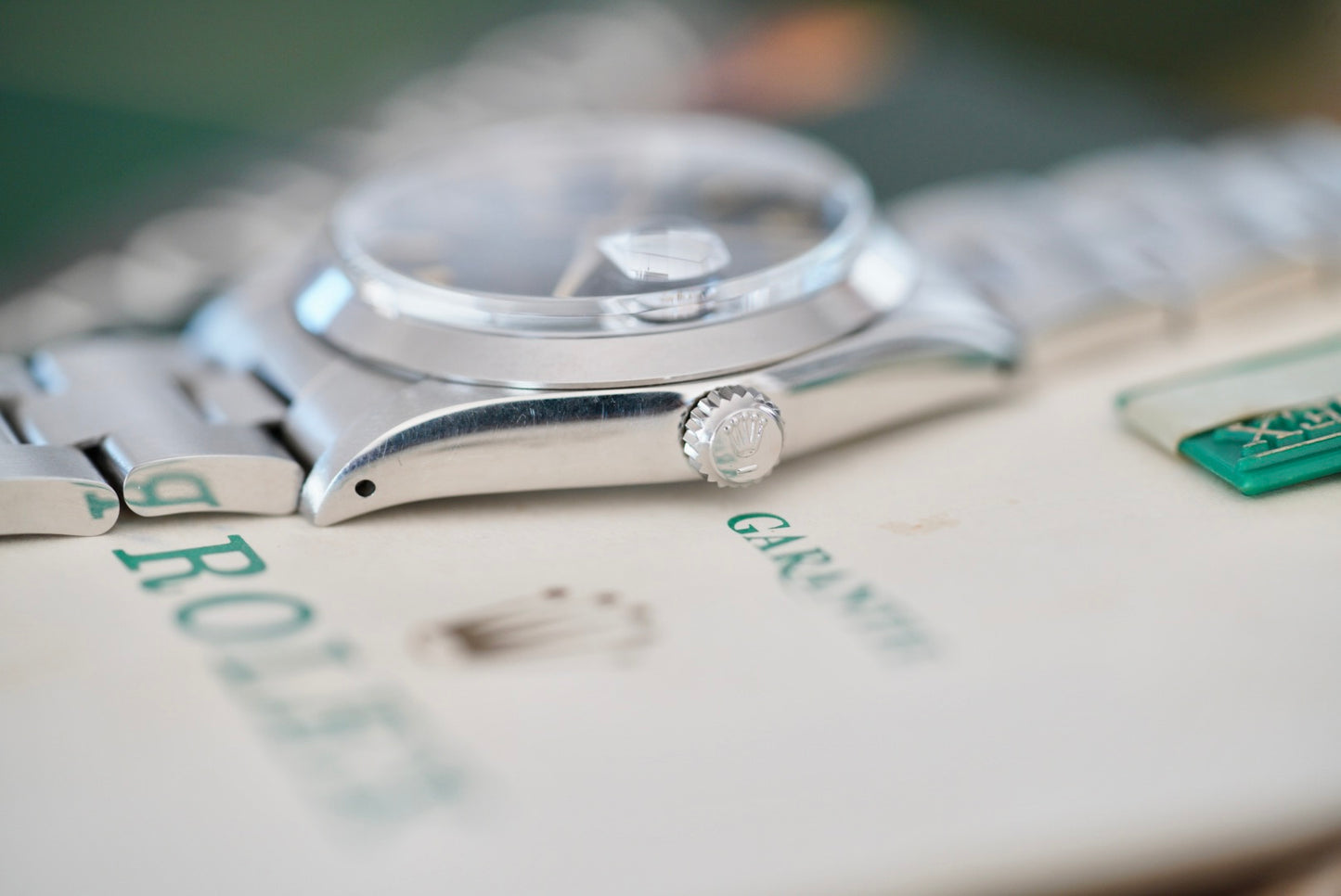 (6694) 1985 Rolex Oysterdate 34mm Black Dial Gold Markers