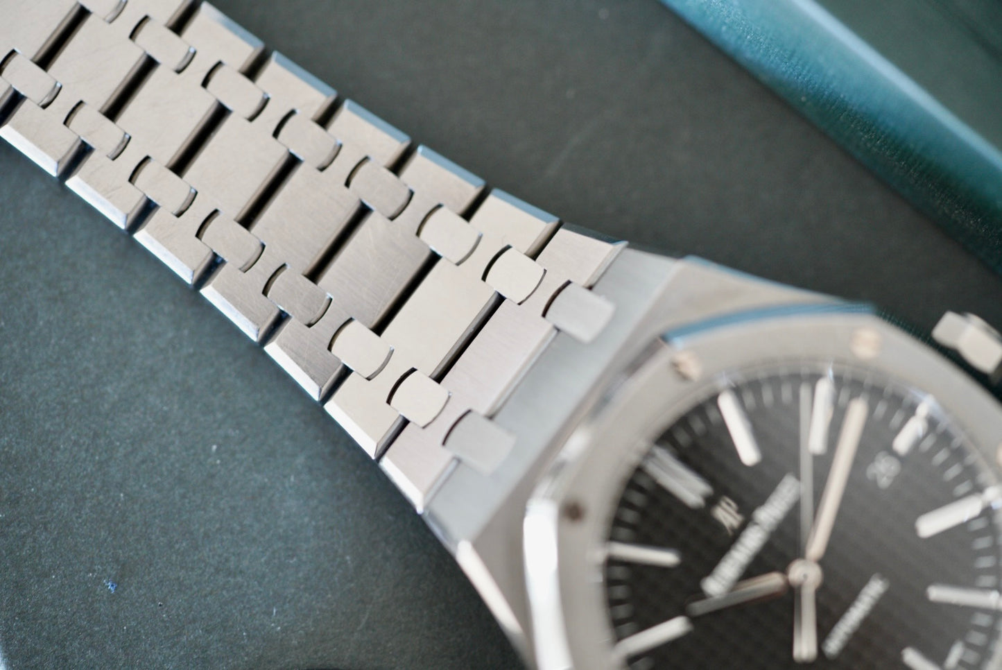 (15400ST) 2016 Audemars Piguet Royal Oak Black Dial 41mm