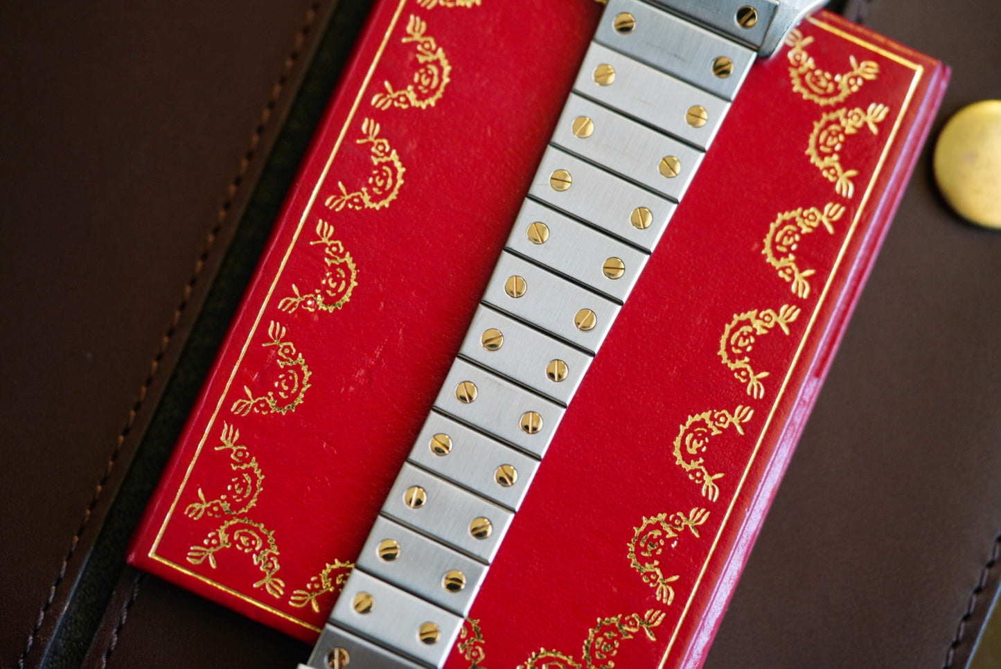 (2961) Cartier Santos Carrée Ghost Dial 29x41mm