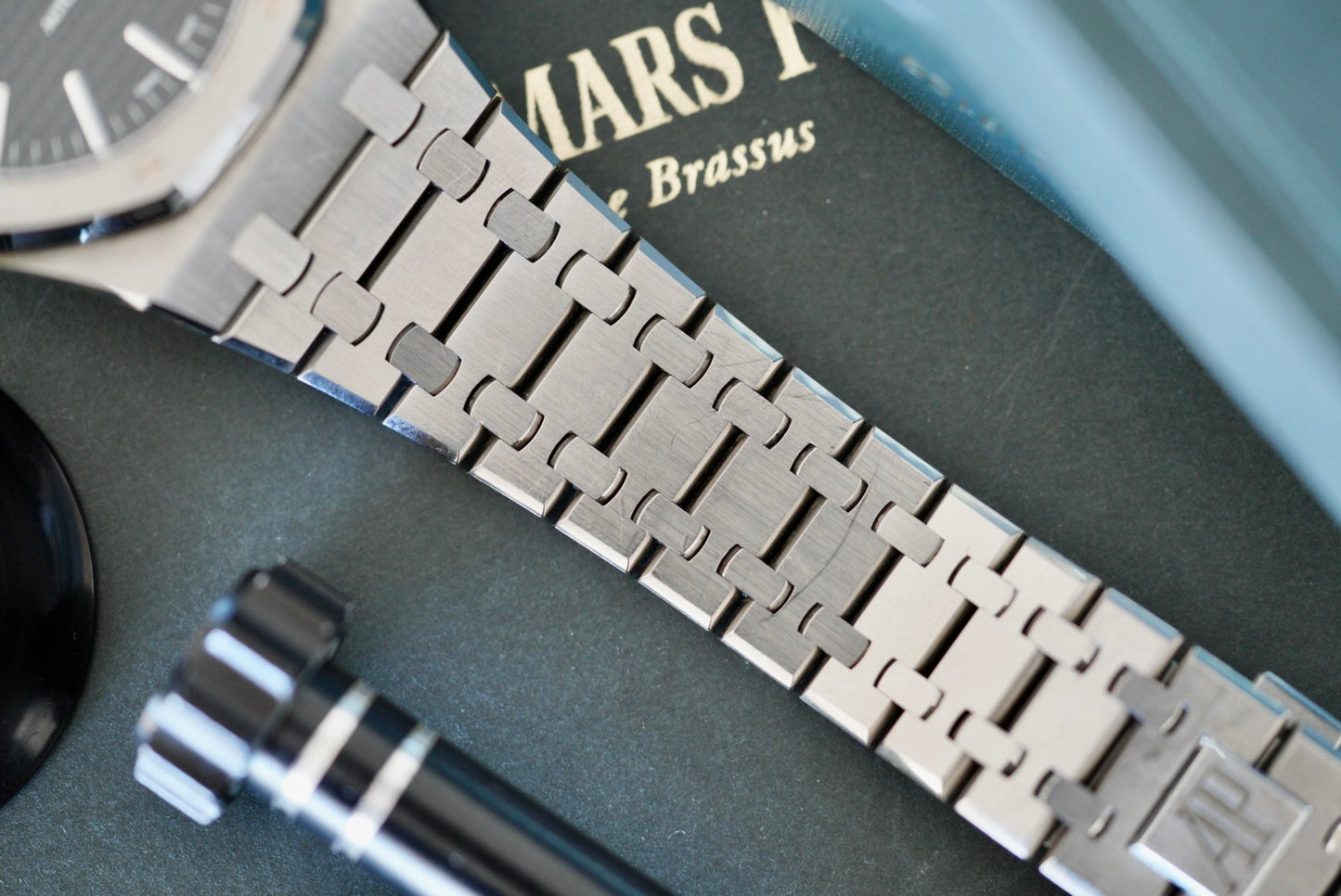 (15400ST) 2016 Audemars Piguet Royal Oak Black Dial 41mm