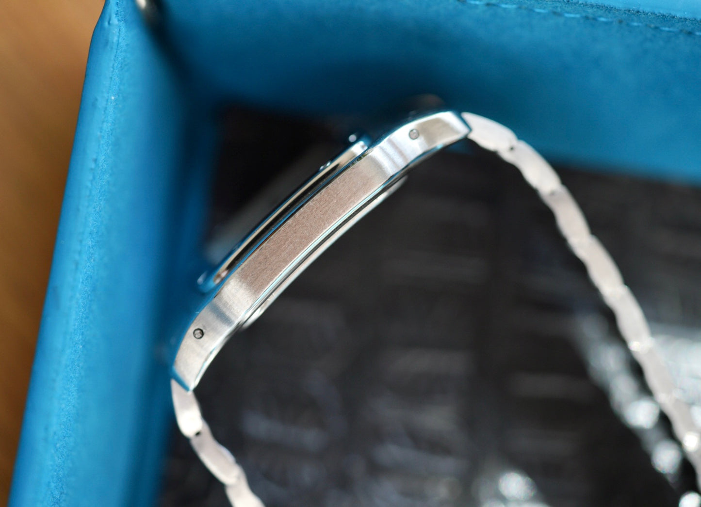 (1564) Cartier Santos Galbée Cream Dial Blue Roman Numerals