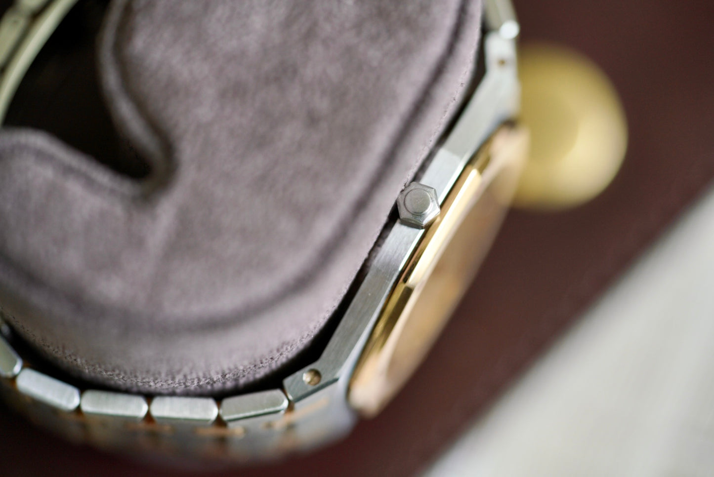 (56303SA) Audemars Piguet Royal Oak 33mm Diamond Champagne Dial Quartz