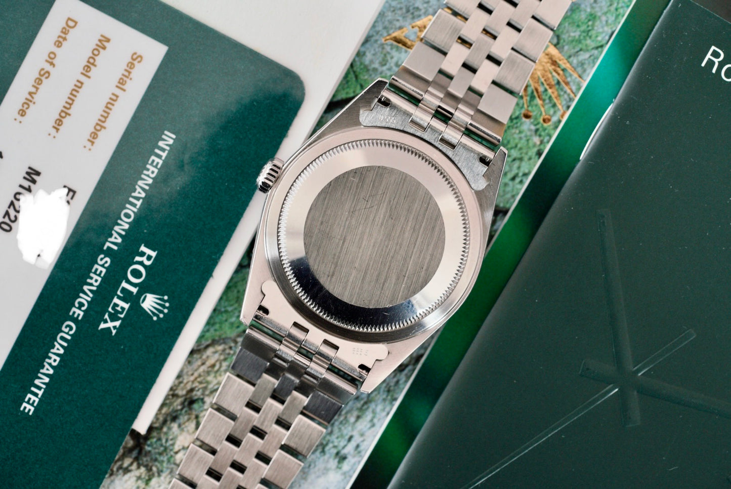 (16220) 2004 Rolex Datejust ‘White Roman’ Engine-Turned Bezel 36mm