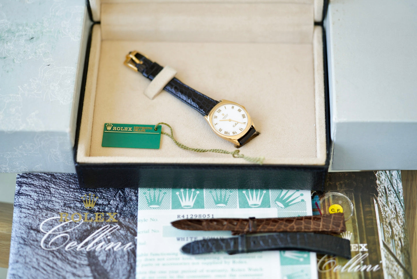 (4129) 1995 Rolex Cellini 18k Gold 25mm Manual Wind