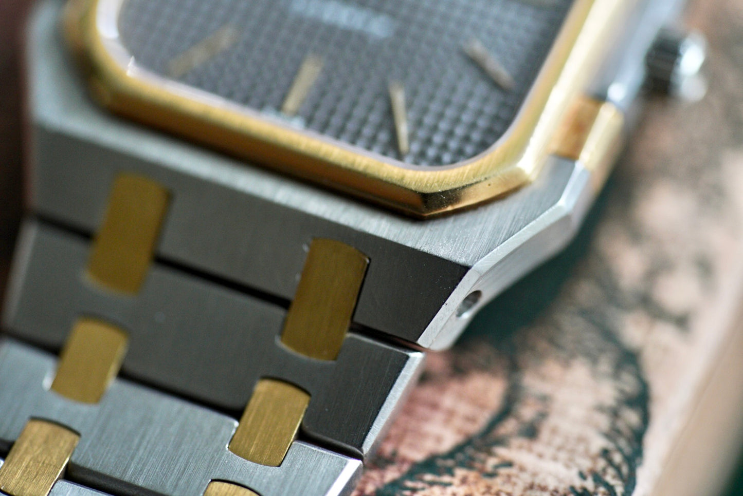 (6005SA) Audemars Piguet Royal Oak Square Quartz Jumbo