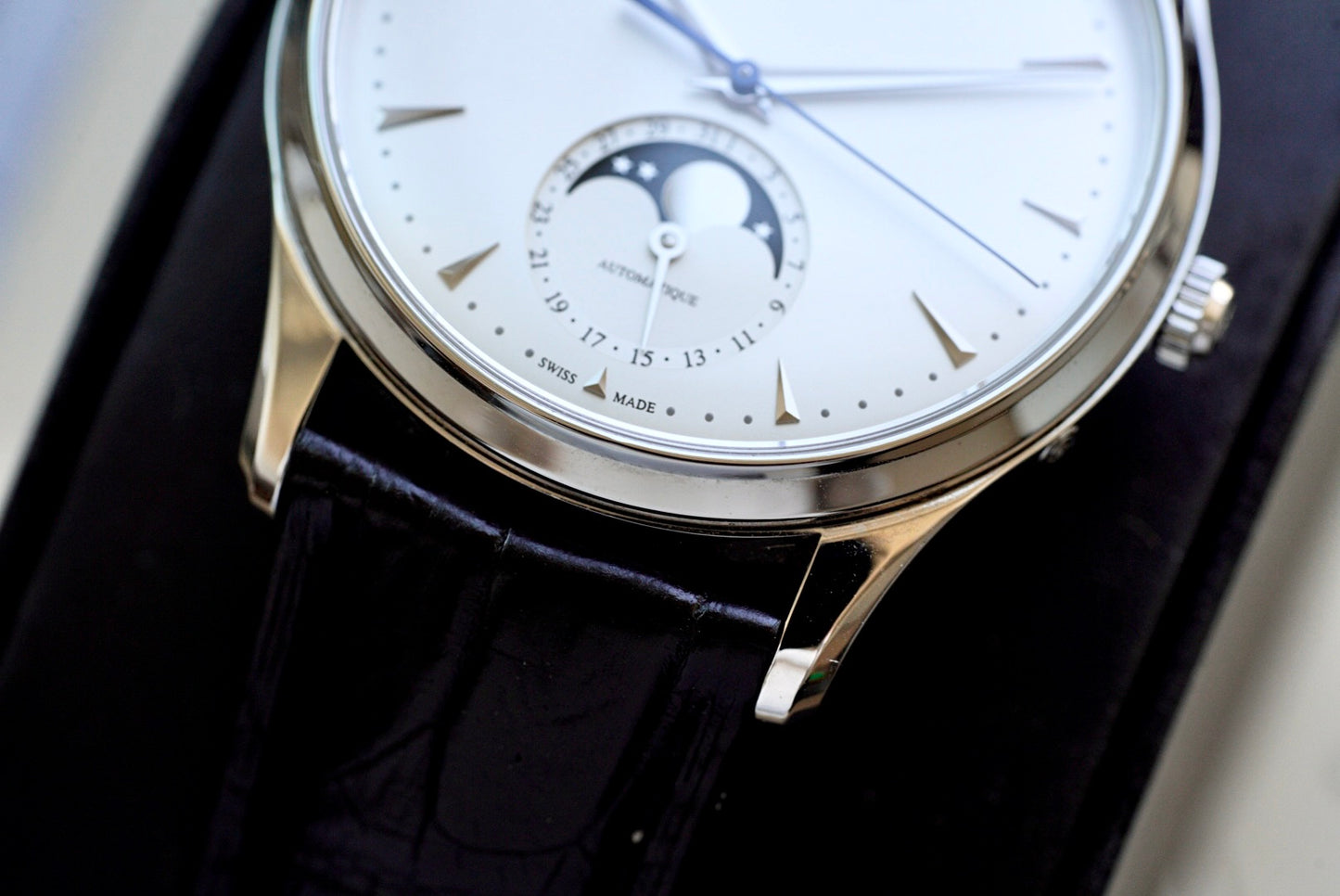 (Q1368420) 2018 Jaeger-LeCoultre Master Ultra Thin Moon 39mm