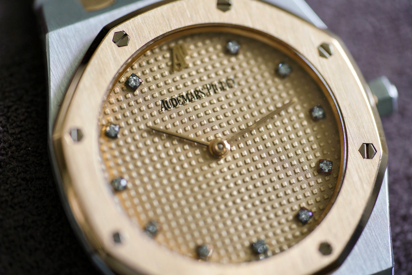 (56303SA) Audemars Piguet Royal Oak 33mm Diamond Champagne Dial Quartz