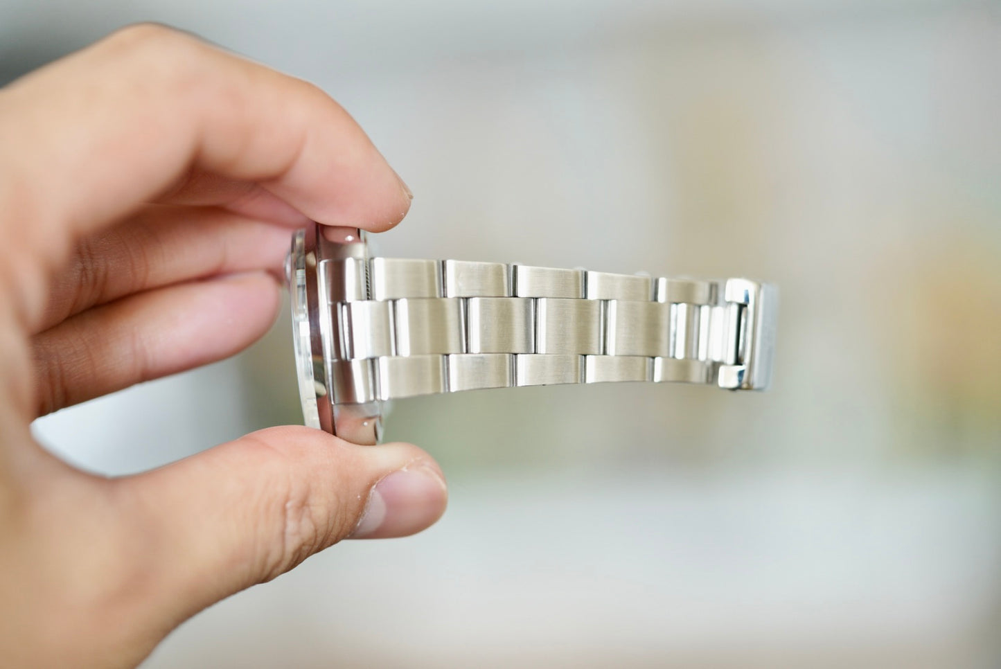 (6694) 1985 Rolex Oysterdate 34mm Black Dial Gold Markers