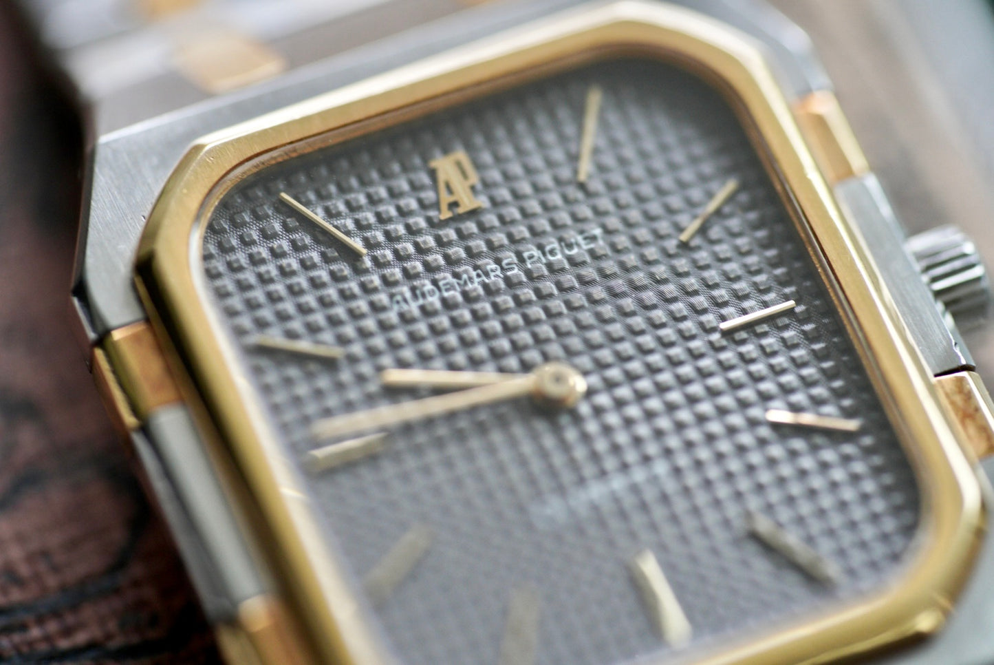 (6005SA) Audemars Piguet Royal Oak Square Quartz Jumbo