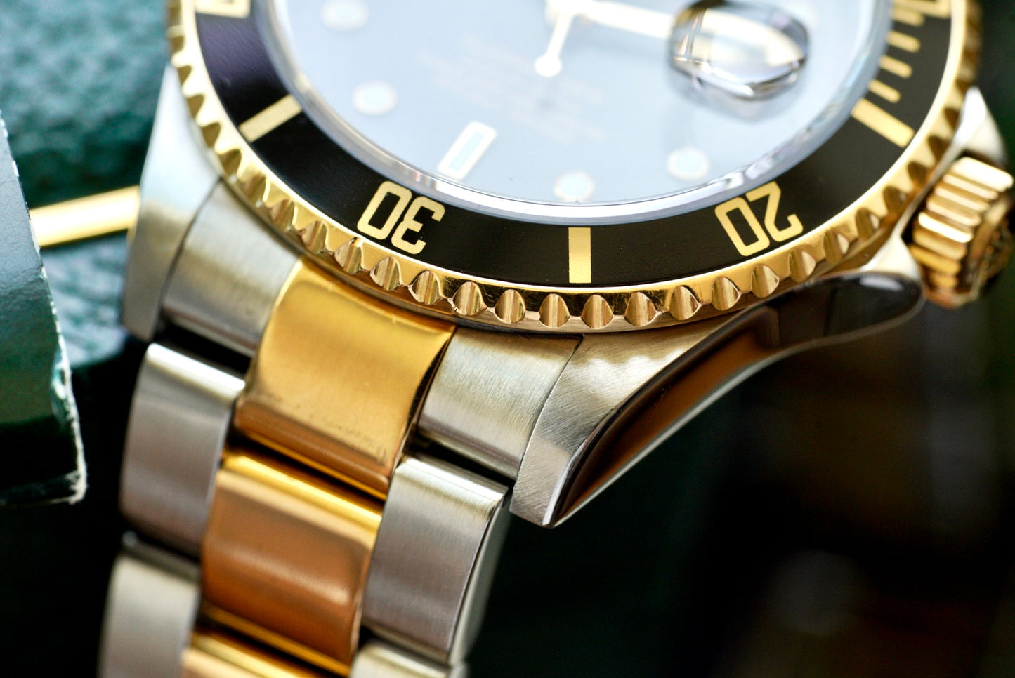 (16613) 2004 Rolex Submariner Two-Tone 40mm
