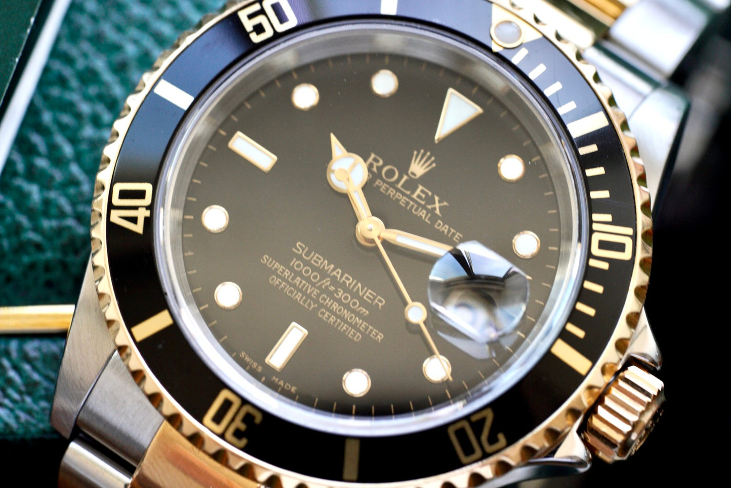 (16613) 2004 Rolex Submariner Two-Tone 40mm