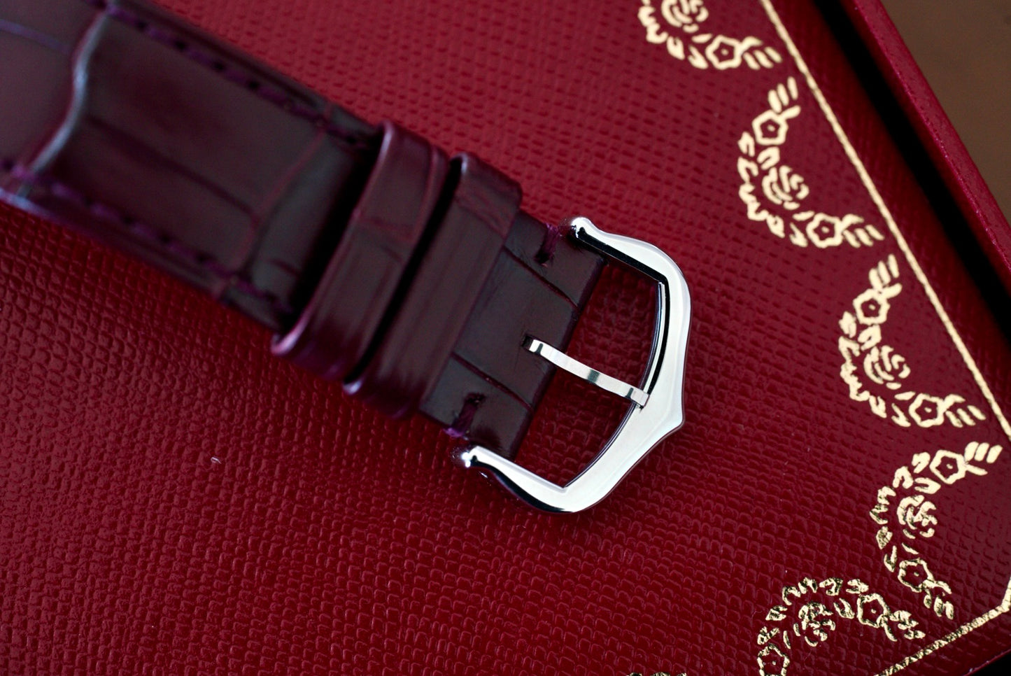 (WSTA0054) 2021 Cartier Tank Must Burgundy Large