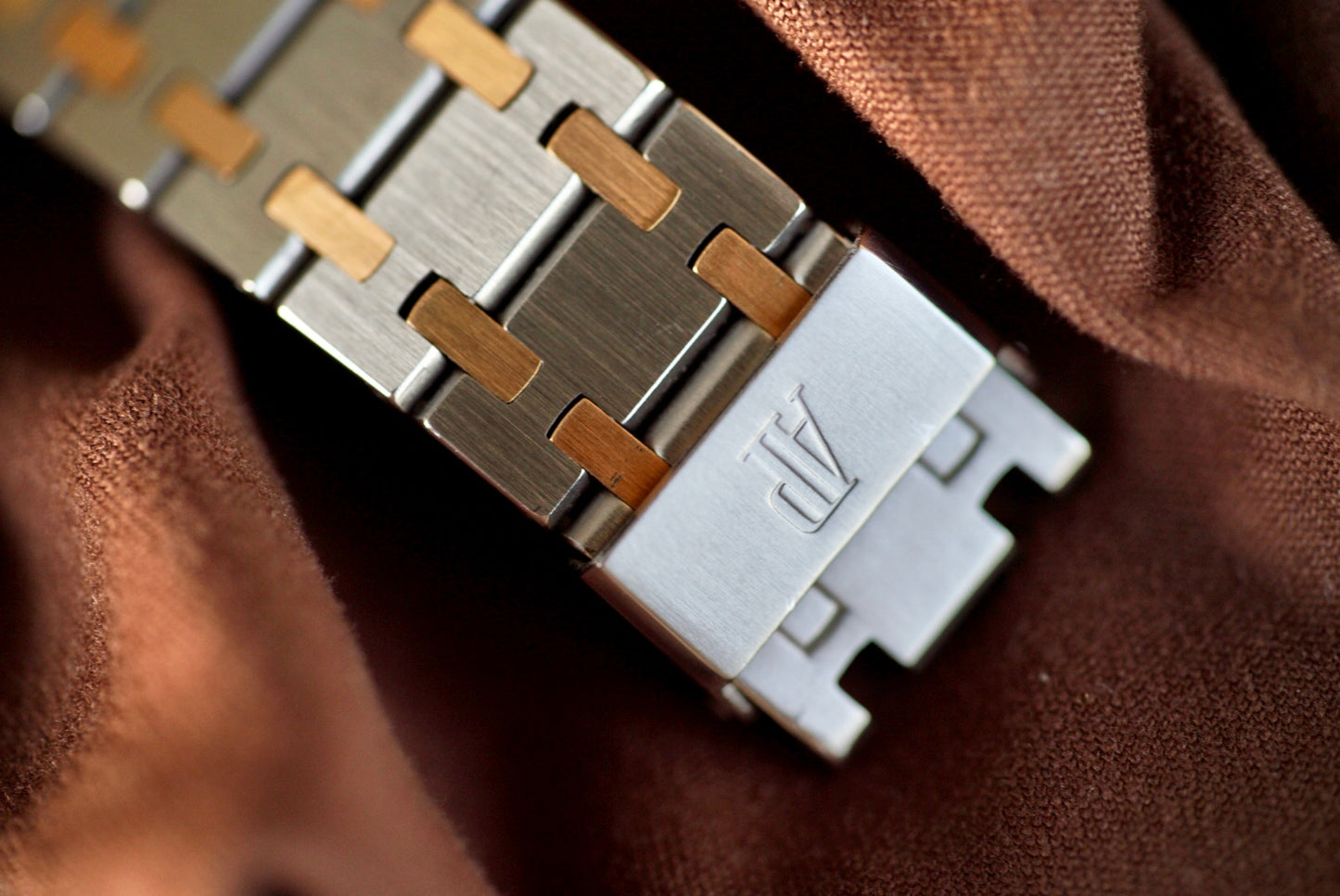 (6005SA) Audemars Piguet Royal Oak Square Quartz Jumbo
