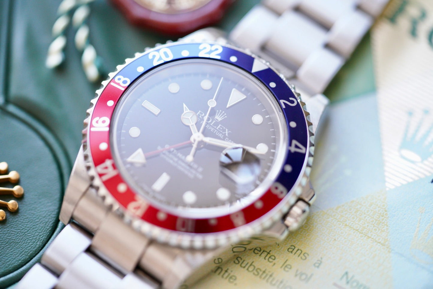 (16710T) 2005 Rolex GMT-Master II “Pepsi” 40mm No Holes Case