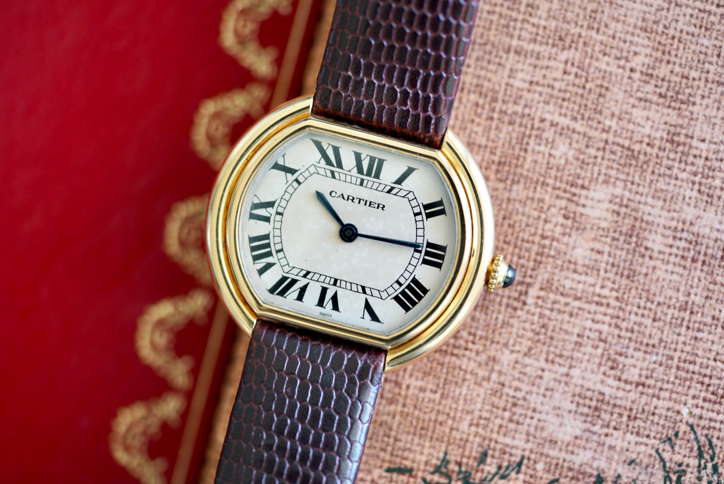 (78091) 1970s Cartier Louis Gondole Ellipse 18k Yellow Gold 29x32mm