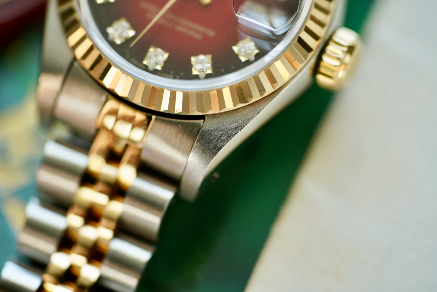 (69173) 1991 Rolex Datejust 26mm Factory “Red Vignette” Diamond Dial